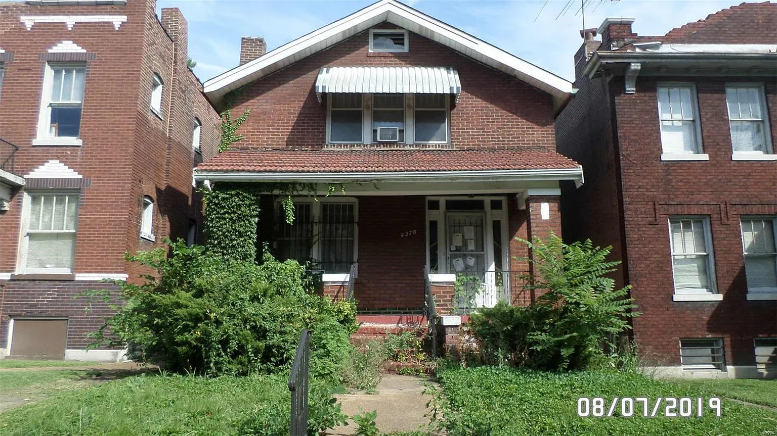 4270 Clarence Ave photo 1