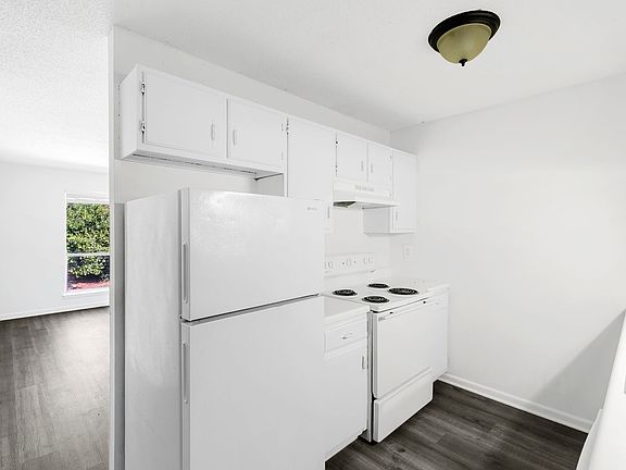 5th image of 1640-1644 12th St S #1640-L