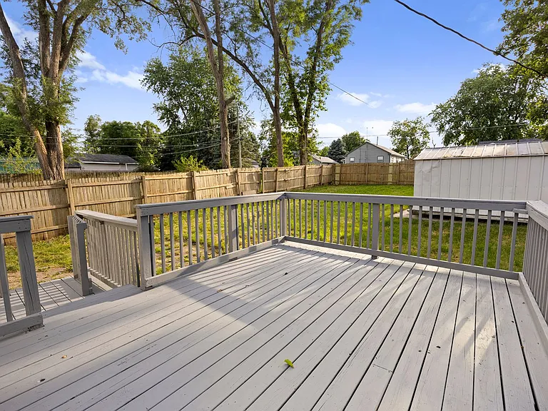 110 S Conrey St — Photo 14