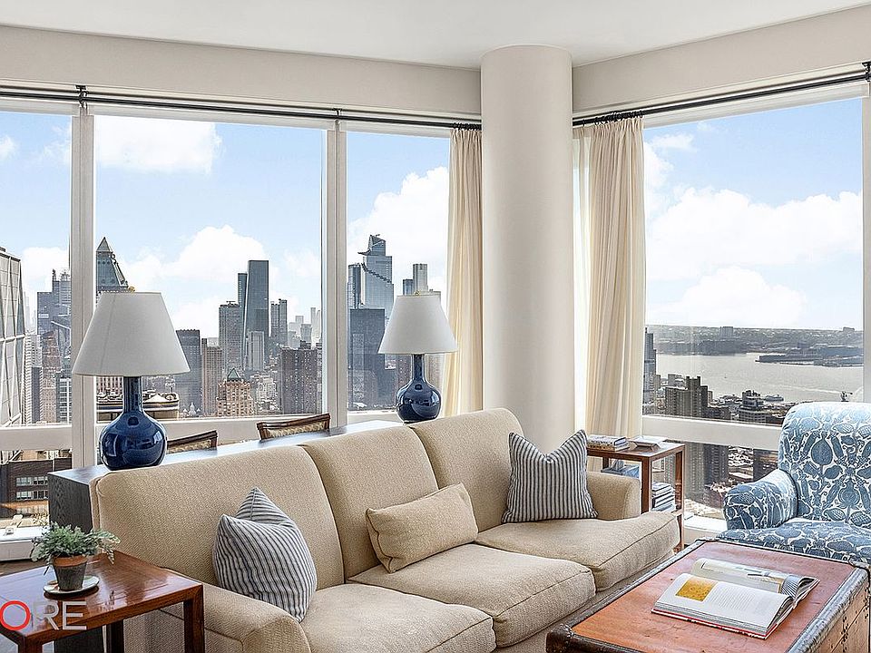 1st image of 25 Columbus Cir #69E