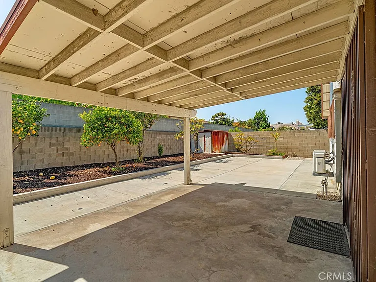 16831 S Mariposa Ave — Photo 25