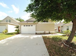 818 Cape Cod Cir, Valrico, FL 33594