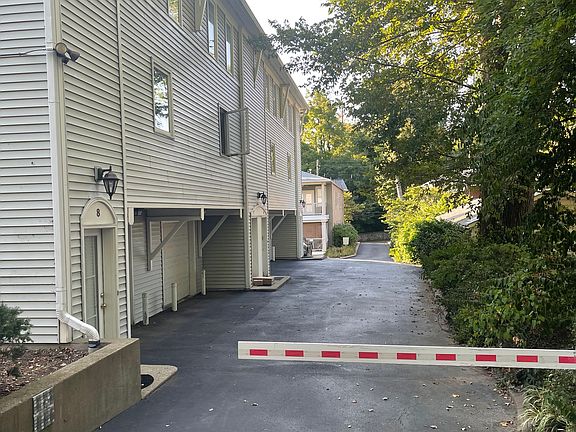 2328 Grinstead Drive Townhouse Building