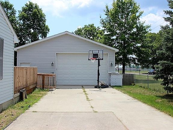 2nd image of 302 Ann Marie Dr