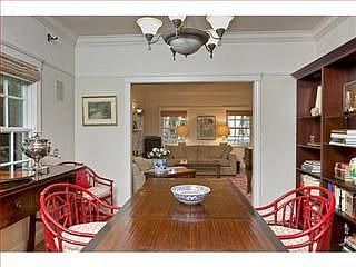 5th image of 315 Burlingame Ave