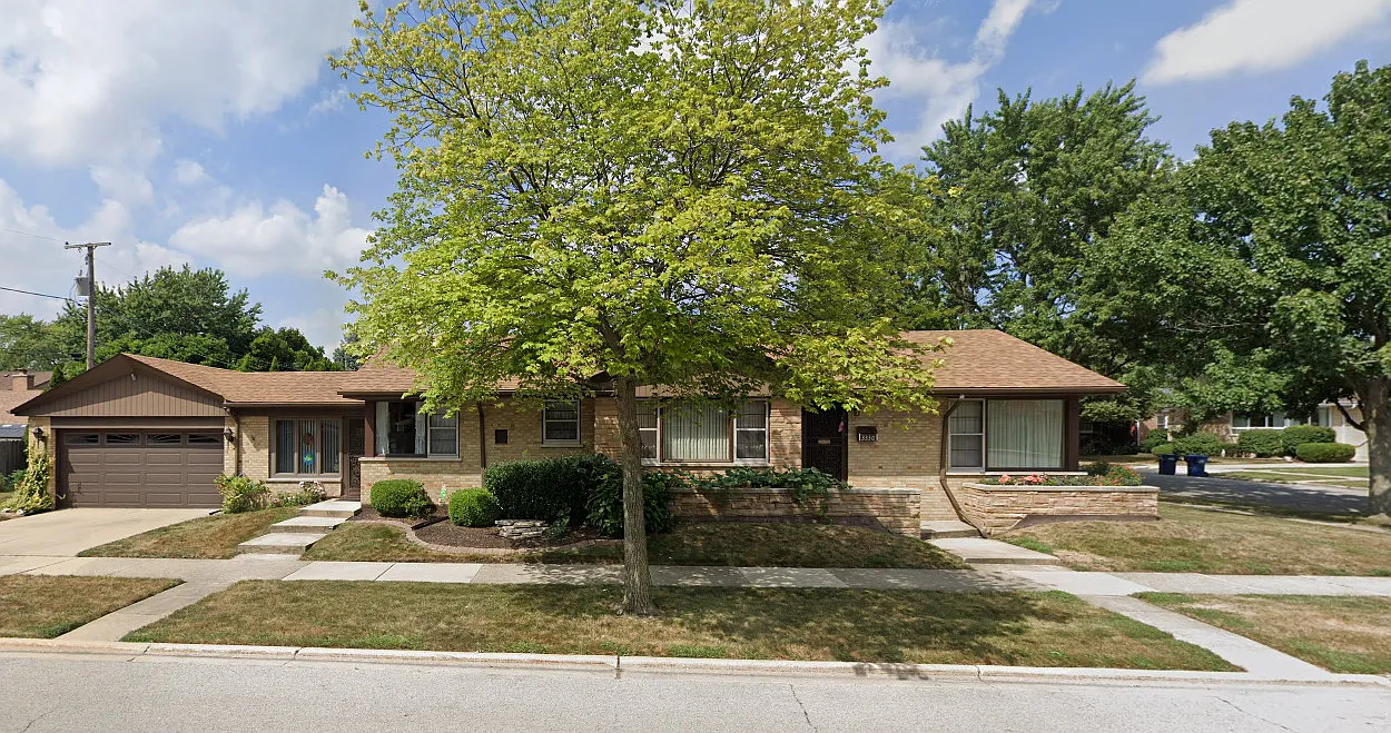 3330 W 102nd St photo 1