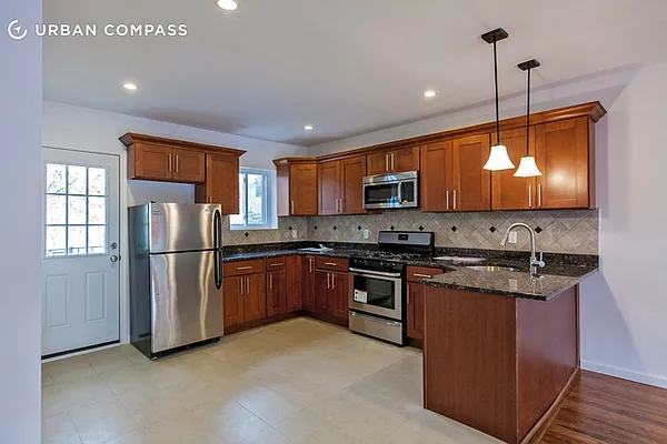 Rented by Compass | media 21