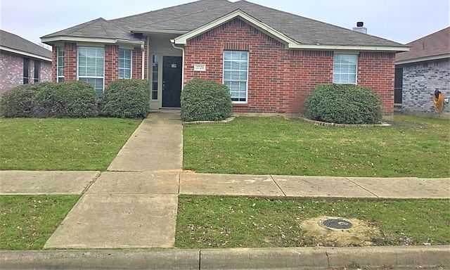 1st image of 2728 Hidden Springs Dr