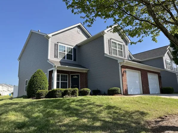 12120 Stratfield Place Cir, Pineville, NC 28134