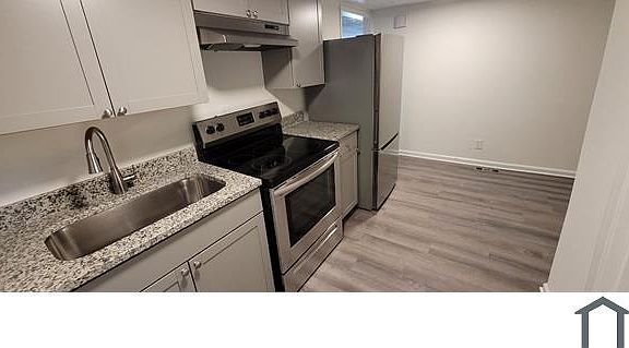 3rd image of 411 Pinecrest Dr