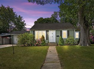 82 Vera St, Warwick, RI 02886