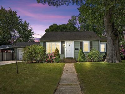 82 Vera St, Warwick, RI, 02886