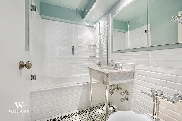 Sold by Warburg | media 5