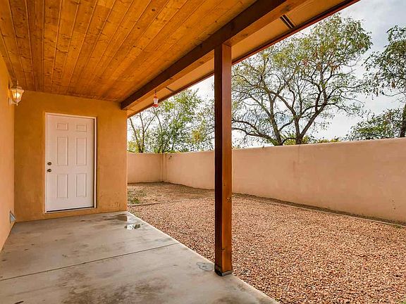 5th image of 742 Porvenir Ln