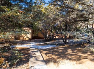 1477 Miracerros Loop N, Santa Fe, NM 87505