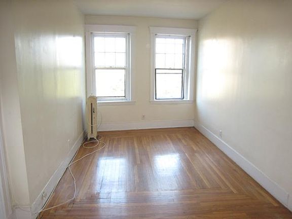4th image of 1872 Commonwealth Ave #14D