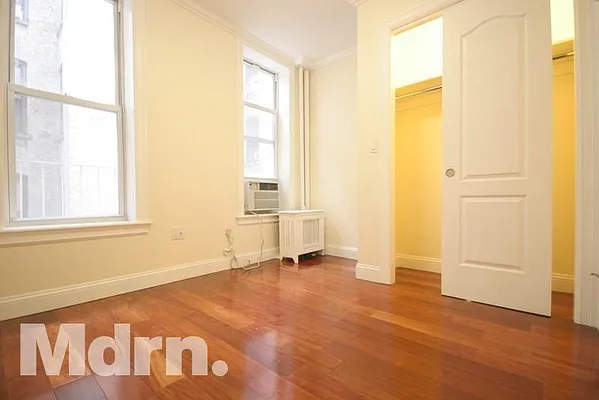Rented by Mdrn Residential | media 9