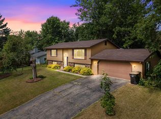 620 Acker Parkway, Deforest, WI 53532