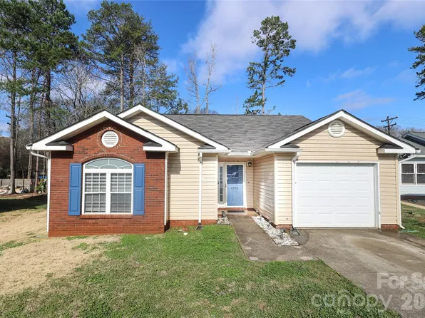 7200 Petal Ct, Charlotte, NC 28227