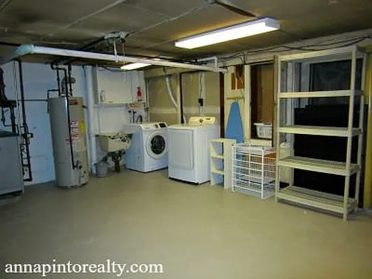 Sold by Anna Pinto Realty | media 18