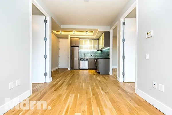 Rented by Mdrn Residential | media 27