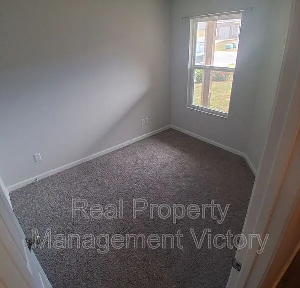 12516 Waterbury Way — Photo 3