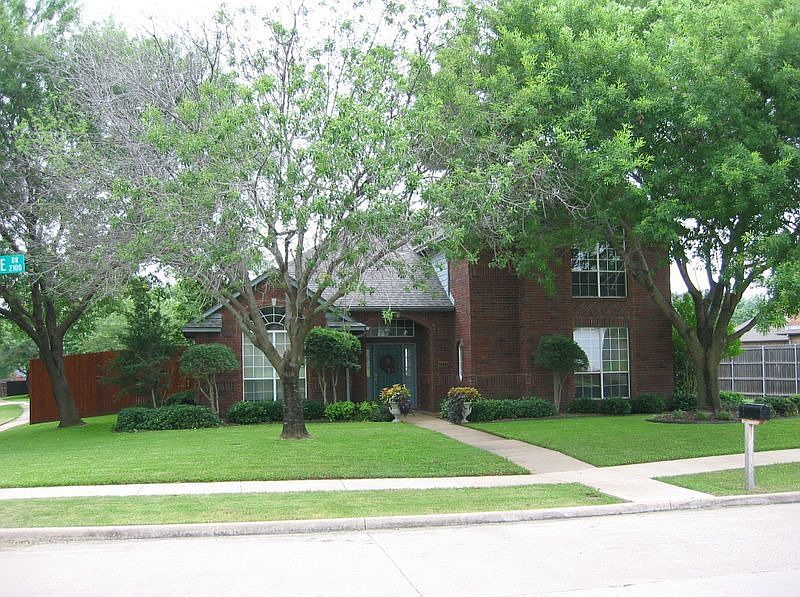 Oversized Corner Lot