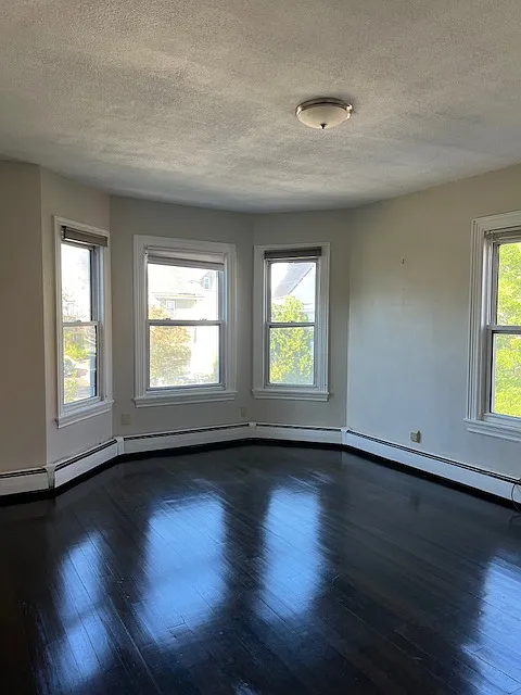 1 bed, 700 sqft, $2,450 — Photo 2
