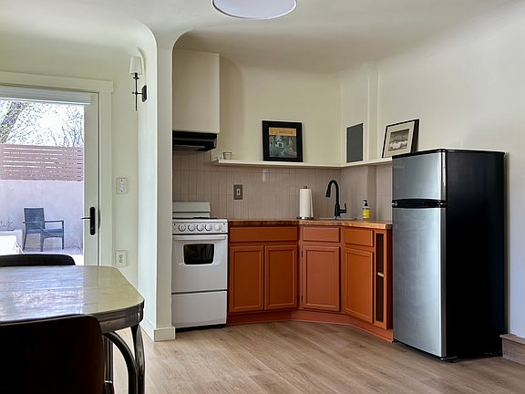 The cute kitchen!