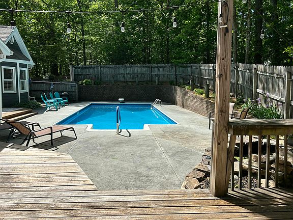 5th image of 116 Hunter Hills Pl NE