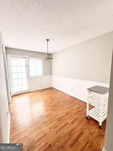 2 bed, 1.5 bath, 2229 sqft, $2,000 — Photo 4