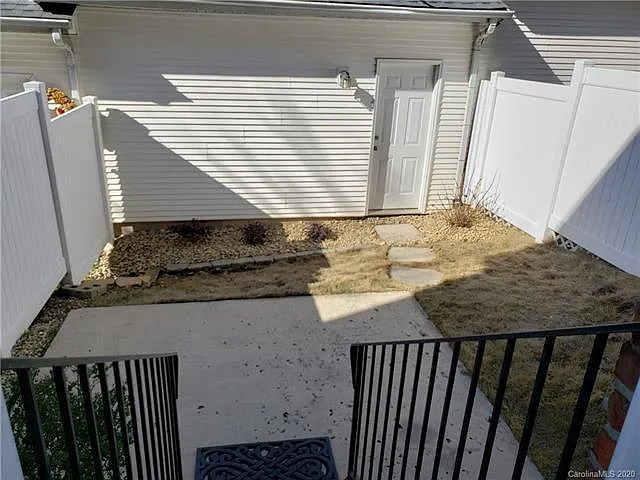 623 Old Meeting Way — Photo 13