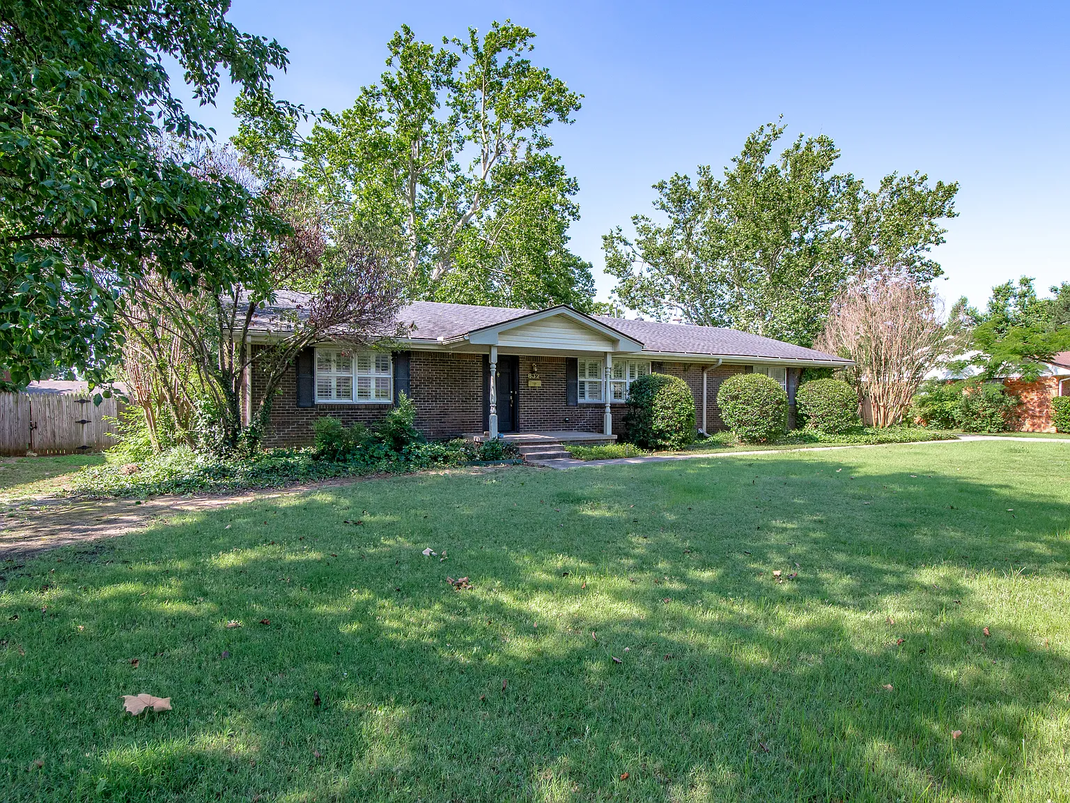 5 bed, 1839 sqft, $3,500 — Photo 3