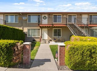 526 S 40th Ave APT A-102, West Richland, WA 99353