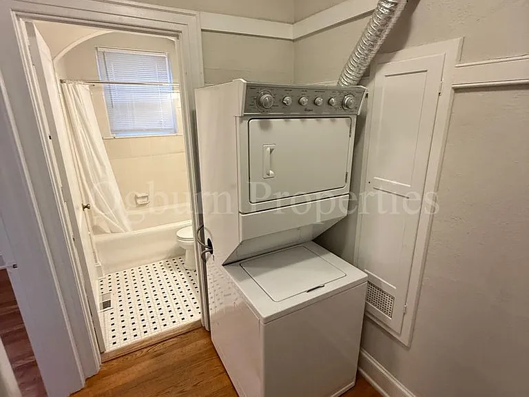 1416 Glade St — Photo 9
