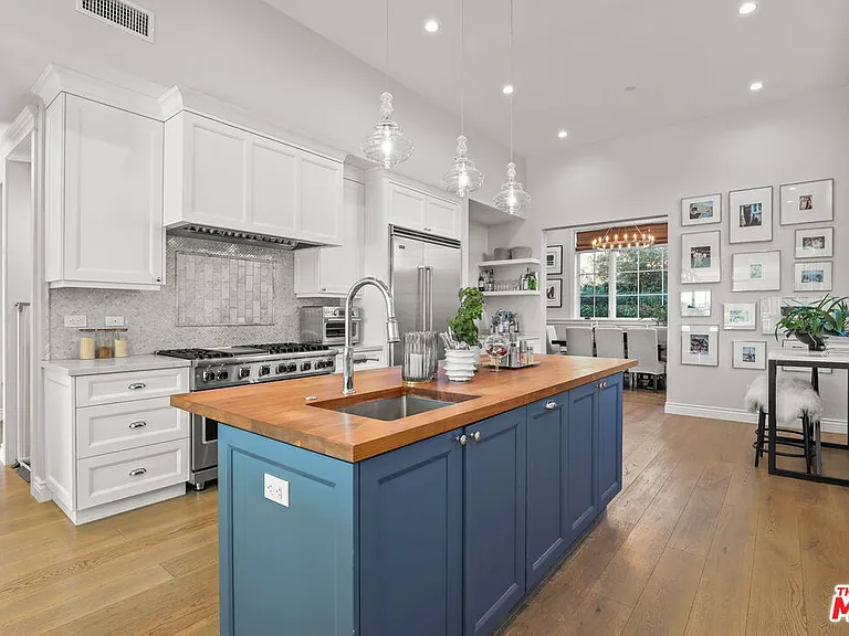 832 Las Lomas Ave — Photo 8