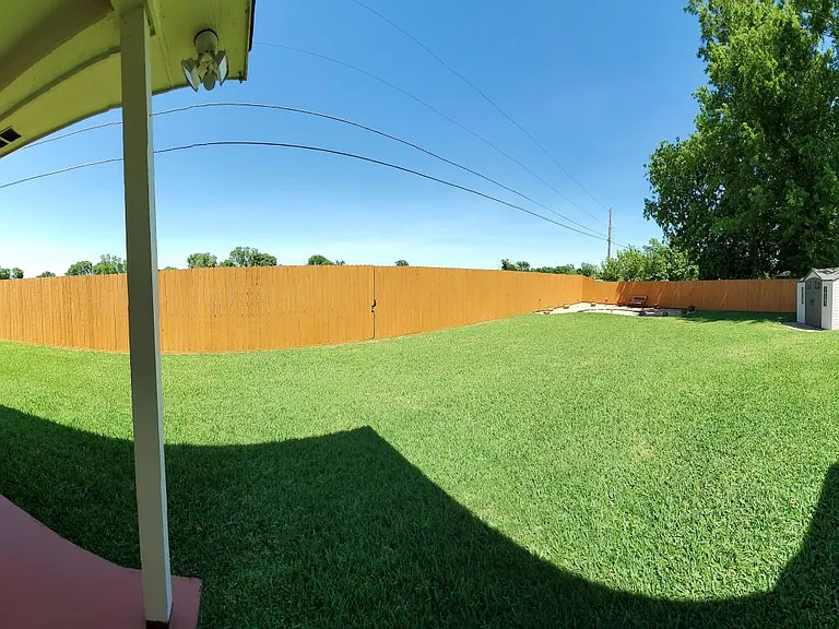 1301 Stratford Dr — Photo 14
