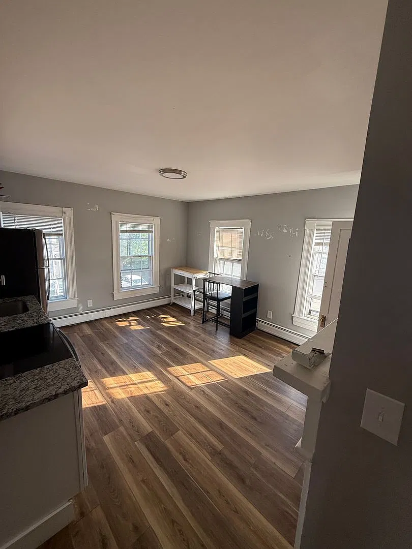 14 Pierce St — Photo 3