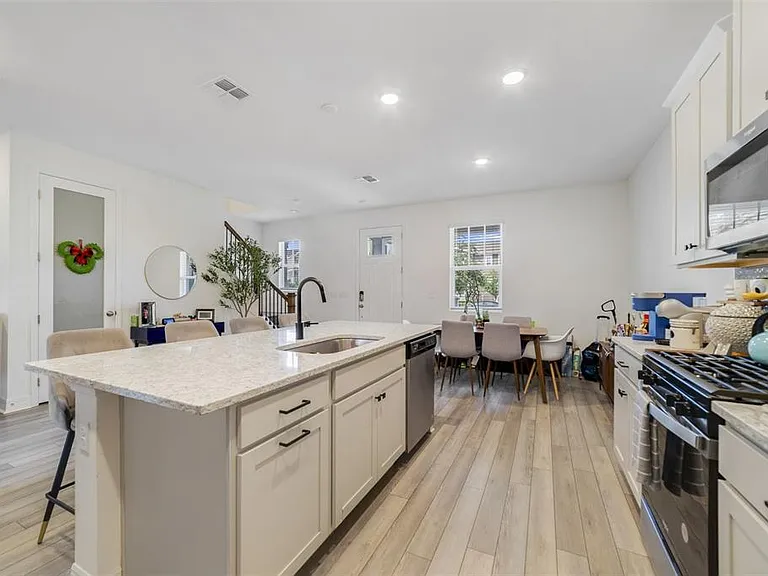 2224 Celebration Blvd — Photo 24