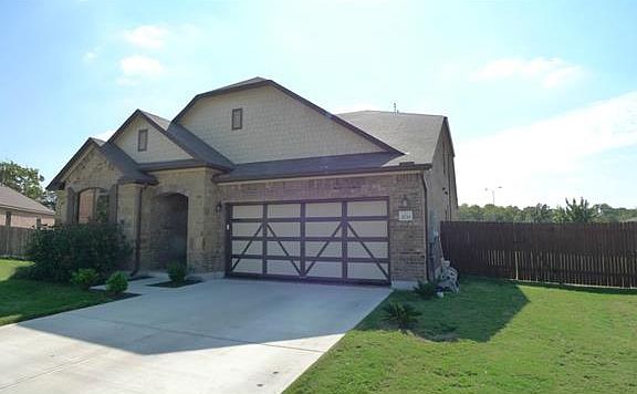 2nd image of 2733 Claremont Ct
