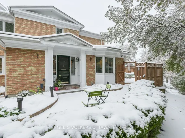 65 Whitemarl Dr #1, Ottawa, ON K1L 8J9