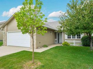 7015 S Witzke Pl, Sioux Falls, SD 57108