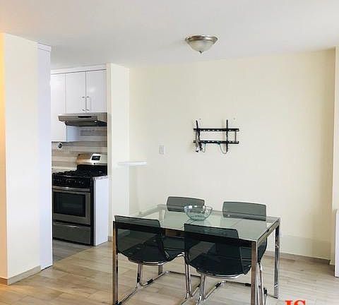 4th image of 601 Surf Ave APT 22