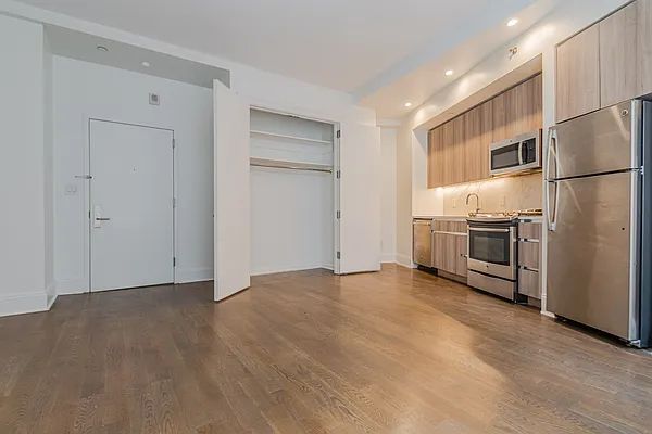 Rented by NY Living Solutions | media 4