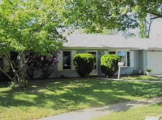 39 Naples Ave, Central Islip, NY 11722