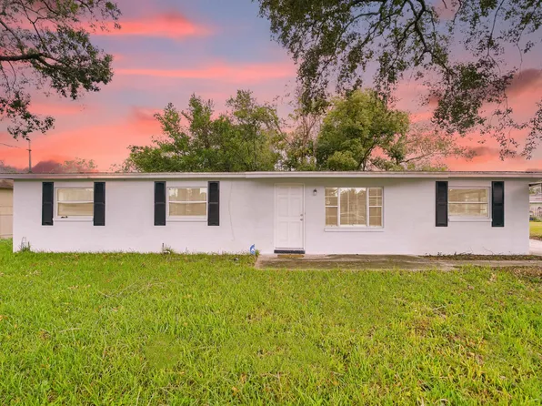 319 Janell Dr, Orange Park, FL 32073