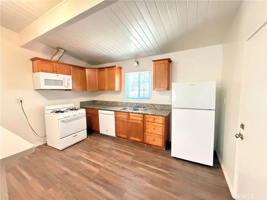 2 bed, 725 sqft, $1,650 — Photo 4