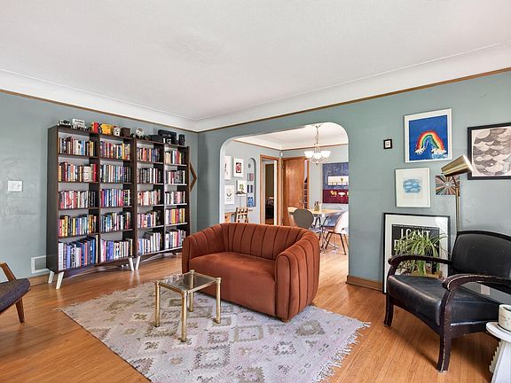5th image of 3342 Xerxes Ave N