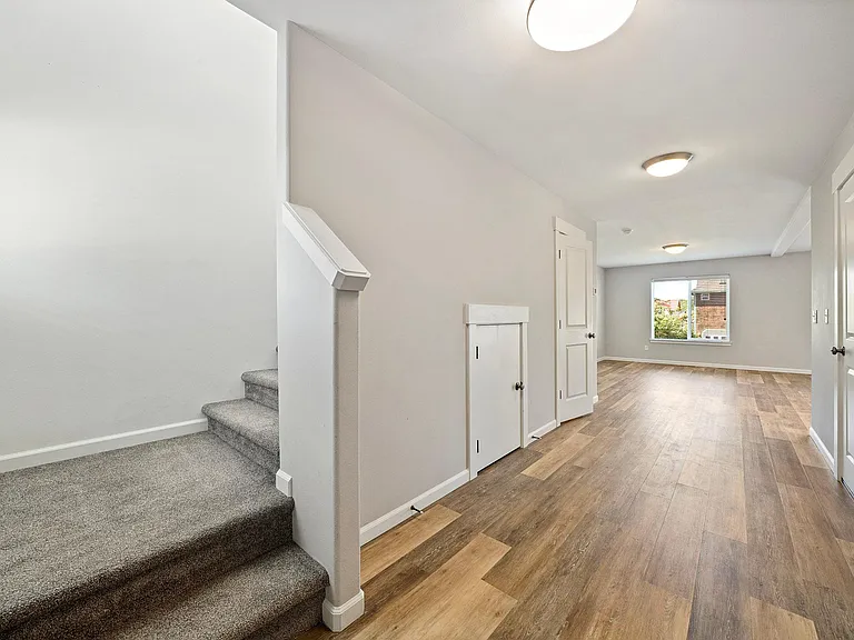 877 SE Anchor Ave #A — Photo 6