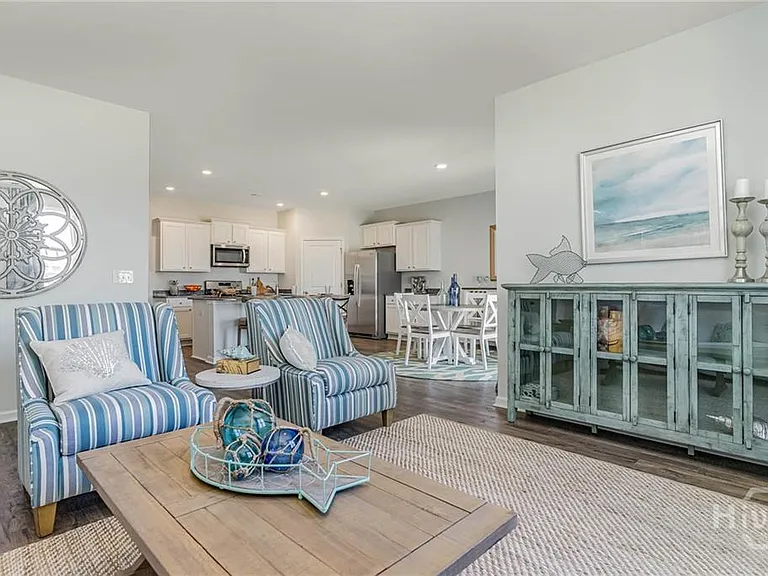 488 Coconut Dr — Photo 3